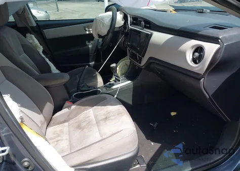 2018 Toyota Corolla Le из США, поврежденный, VIN 5YFBURHE5JP798469